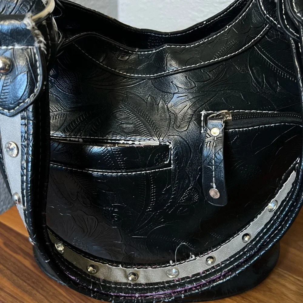Elegant Black and Gray Embroidered Women's Shoulder Bag - Picture 7 of 12